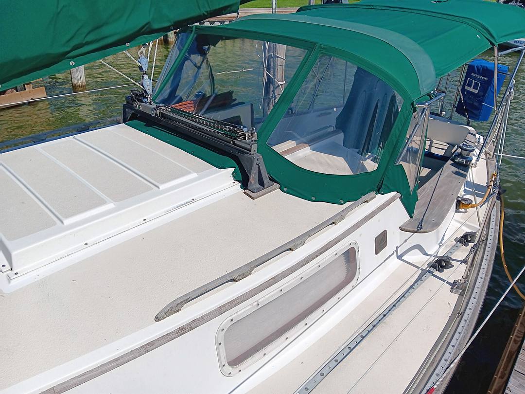 Side deck looking aft to the dodger and cockpit